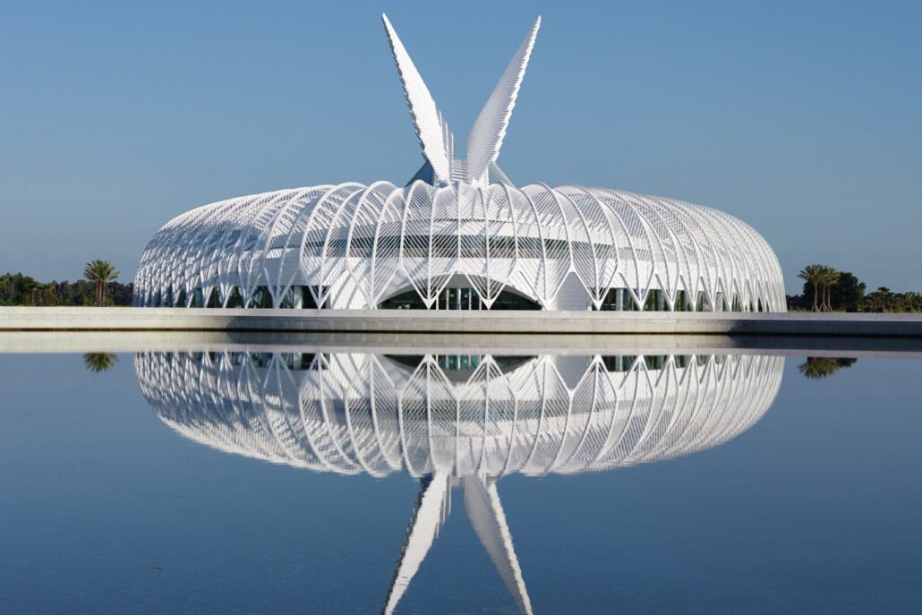 floridapolytechnicuniversity-calatrava-exterior1-hero-tcm20